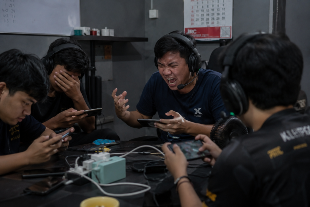 PUBG Mobile 44 Honor System, Cara Bawa Squadmu ke Crown's Abode